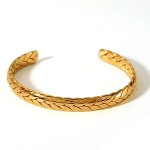 NEW✨Gold Braided Bracelet
Stainless Steel